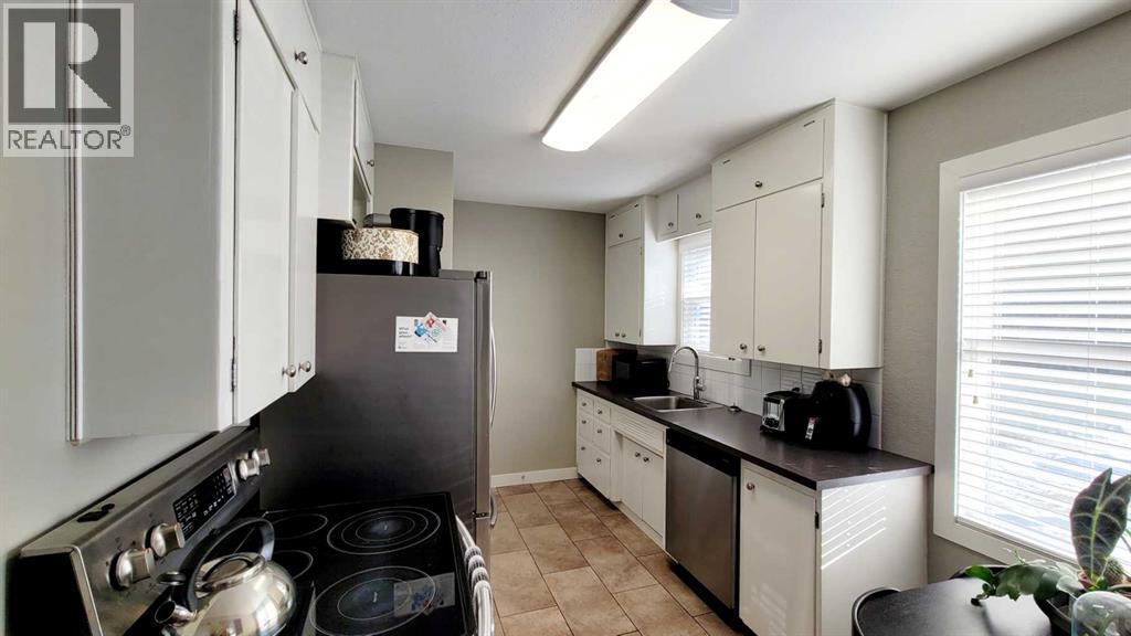 5418 37 Street, Red Deer, AB - Indoor Photo Showing Laundry Room