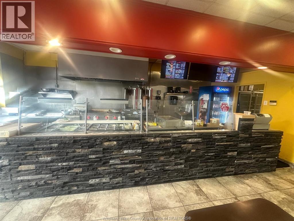 2212 Huron Church Road, Windsor, ON