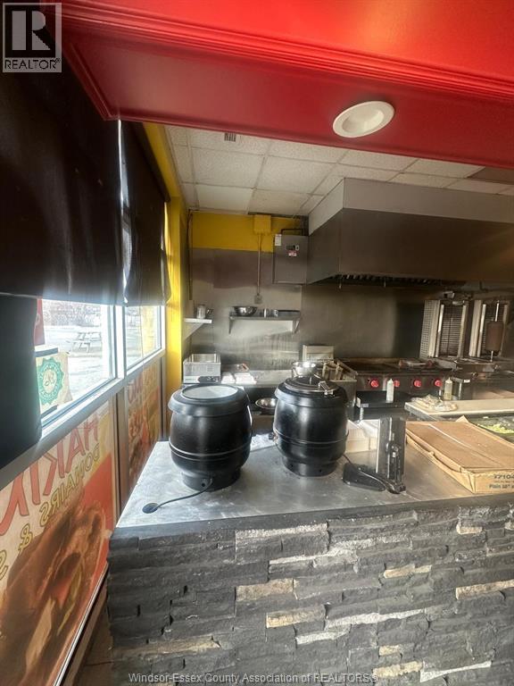 2212 Huron Church Road, Windsor, ON