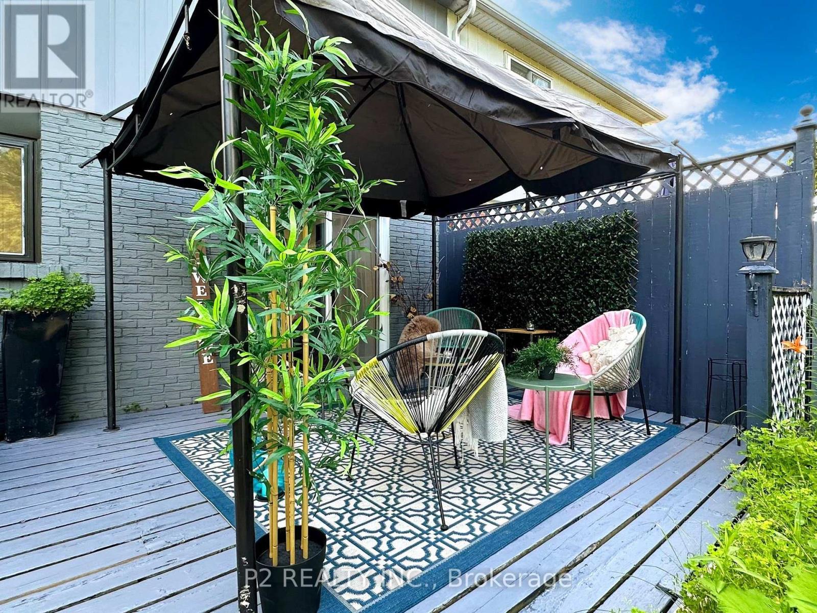 411 Rosedale Drive, Whitby, ON - Outdoor