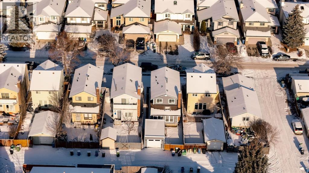 17 Mckernan Road Se, Calgary, AB - Outdoor