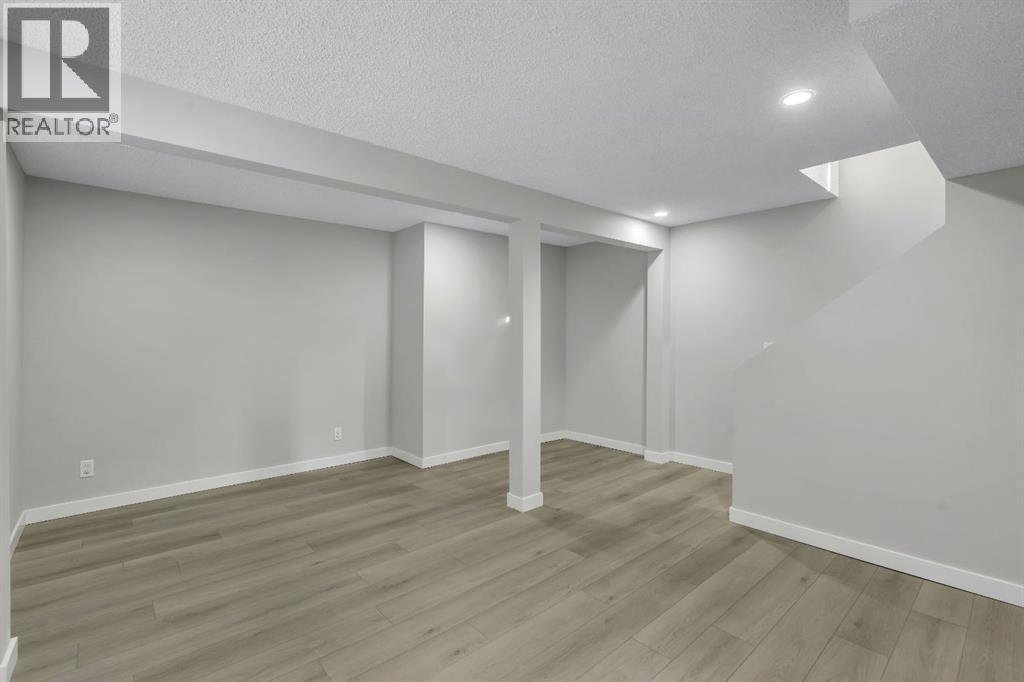 17 Mckernan Road Se, Calgary, AB - Indoor