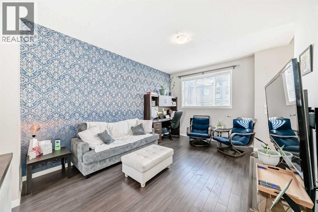 656 Copperpond Boulevard Se, Calgary, AB - Indoor