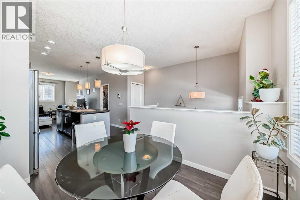 656 Copperpond Boulevard Se, Calgary, AB - Indoor Photo Showing Dining Room