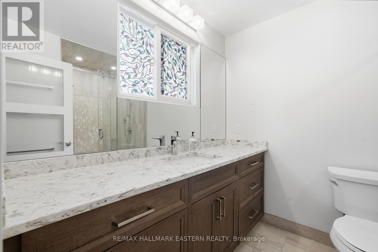 Heated floors and lots of counter space - 1601 Rocklands Road, Peterborough (Monaghan Ward 2), ON - Indoor Photo Showing Bathroom