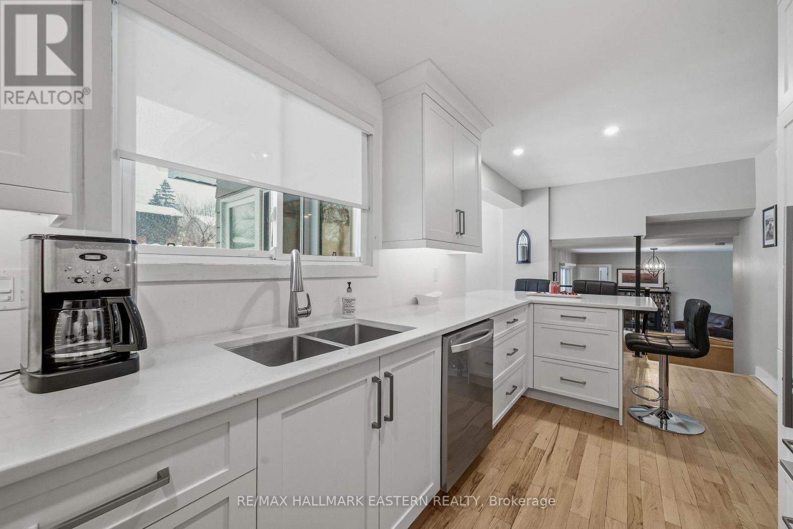 Hard surface counter tops - 1601 Rocklands Road, Peterborough (Monaghan Ward 2), ON - Indoor Photo Showing Kitchen With Double Sink With Upgraded Kitchen