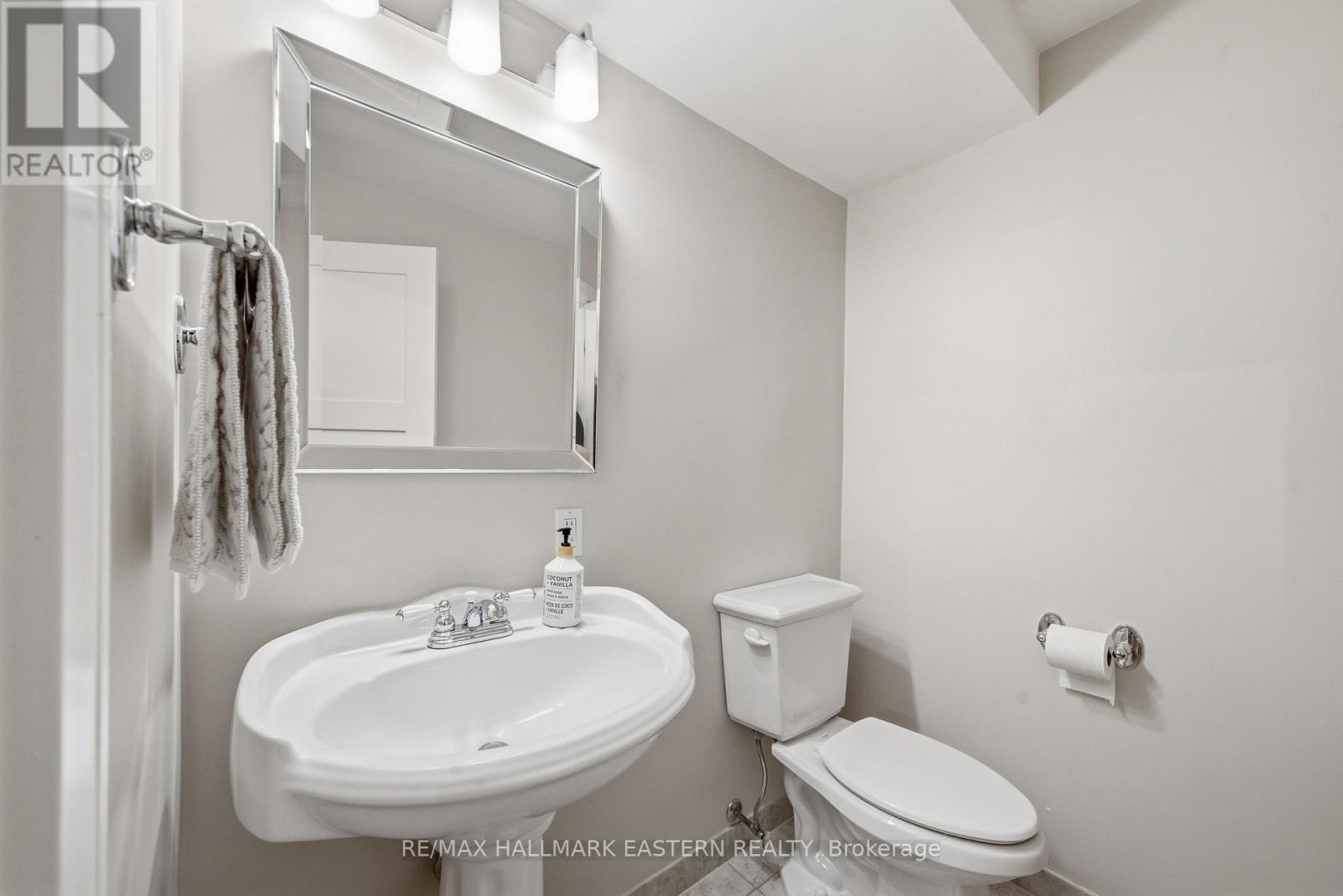 2pc powder room on main floor - 1601 Rocklands Road, Peterborough (Monaghan Ward 2), ON - Indoor Photo Showing Bathroom