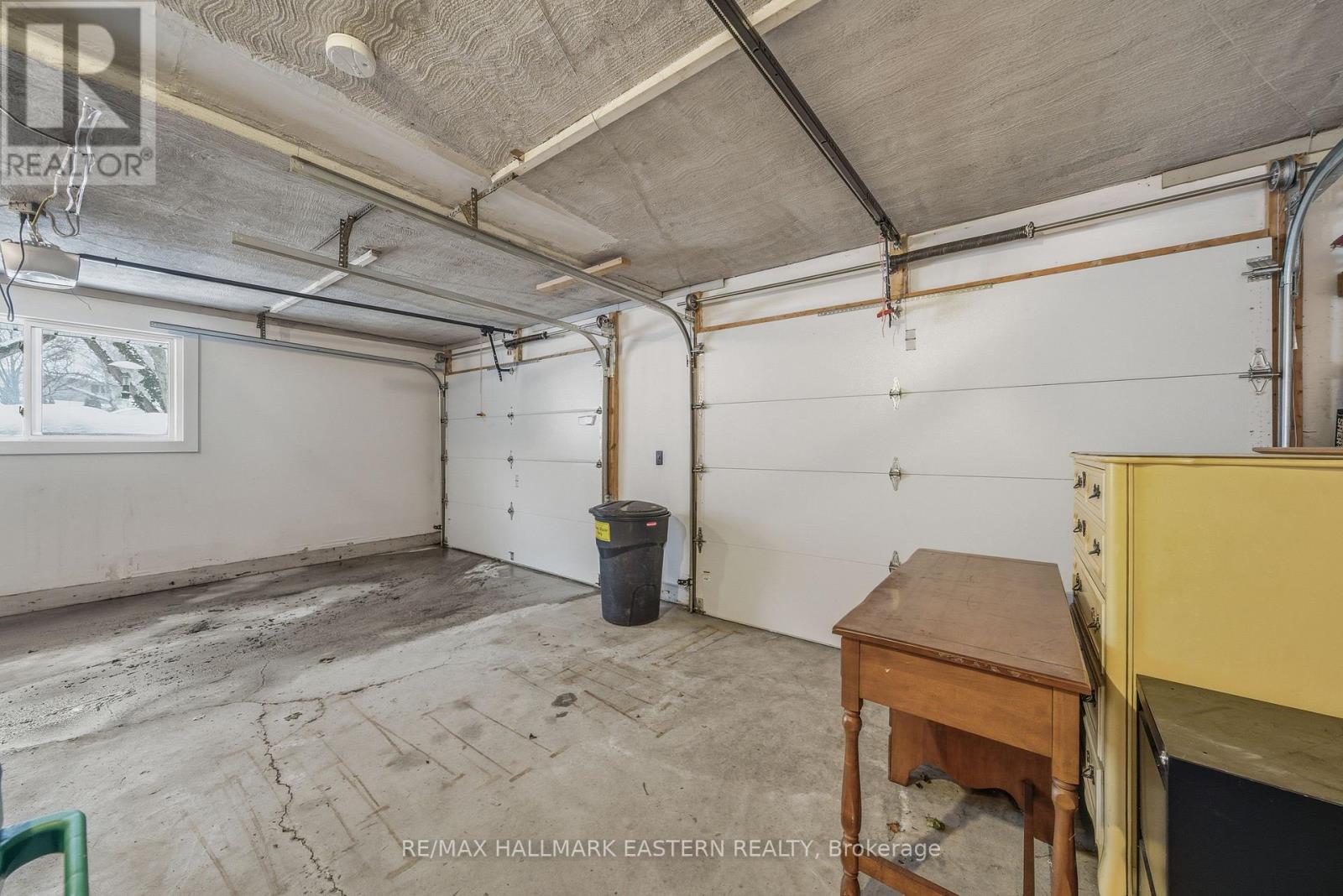 Double car garage - 1601 Rocklands Road, Peterborough (Monaghan Ward 2), ON - Indoor Photo Showing Garage