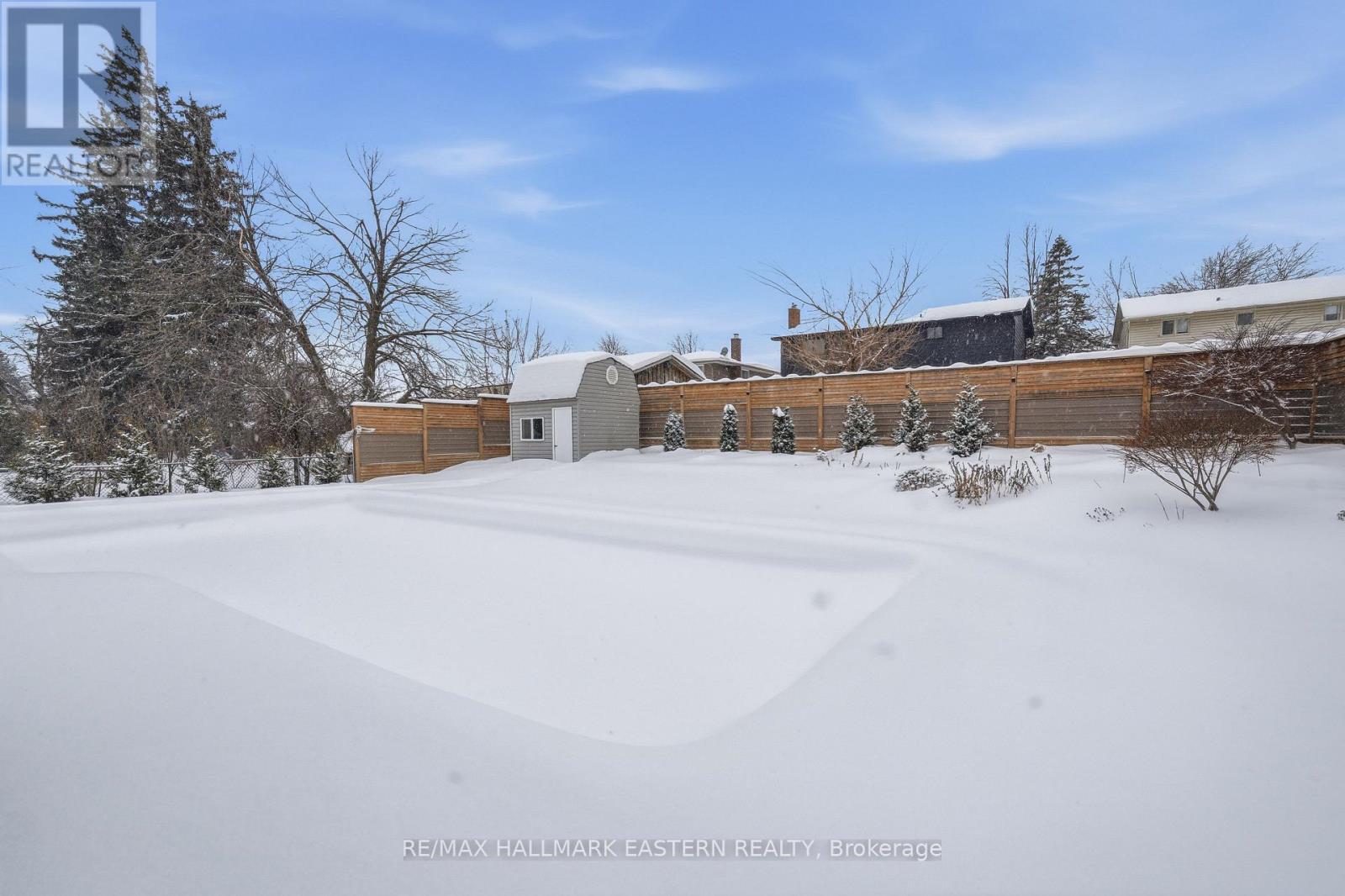 Spacious lot - 1601 Rocklands Road, Peterborough (Monaghan Ward 2), ON - Outdoor