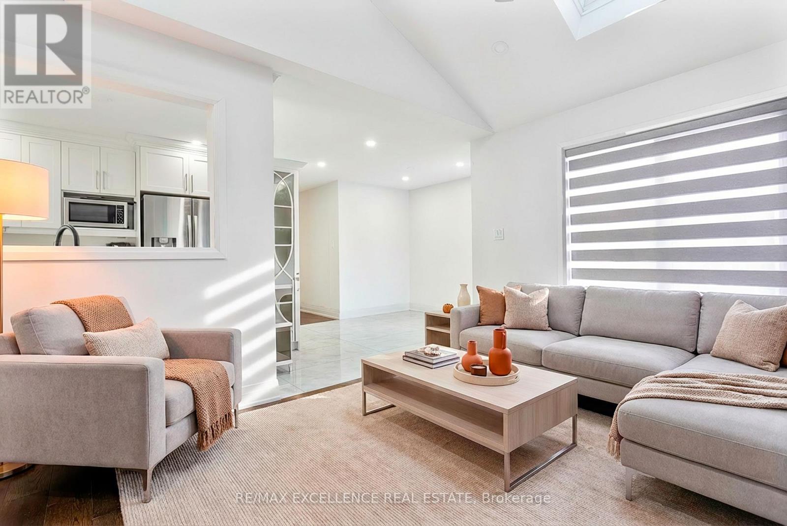 159 Cordgrass Crescent, Brampton, ON - Indoor Photo Showing Living Room