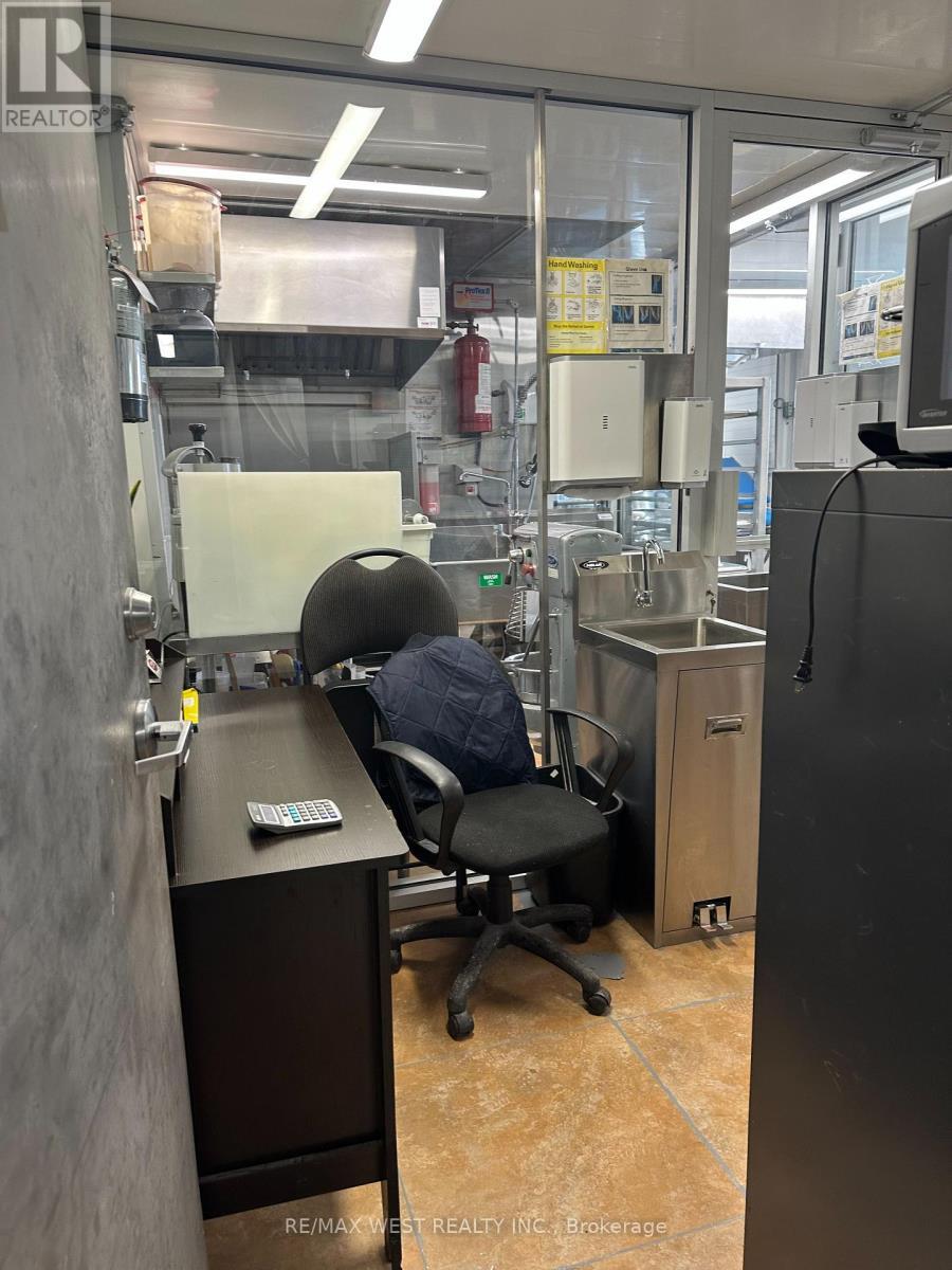 291 Silverthorn Avenue, Toronto, ON