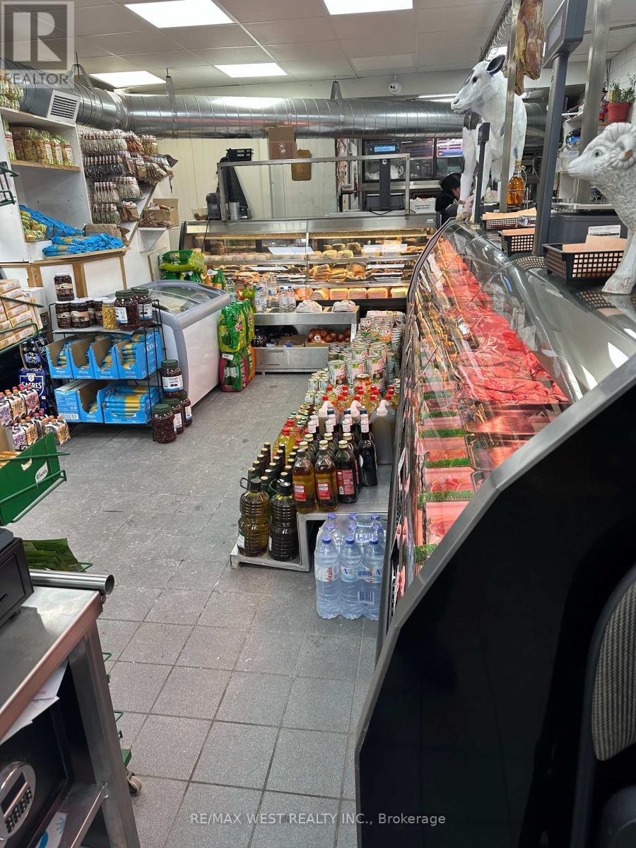 291 Silverthorn Avenue, Toronto, ON