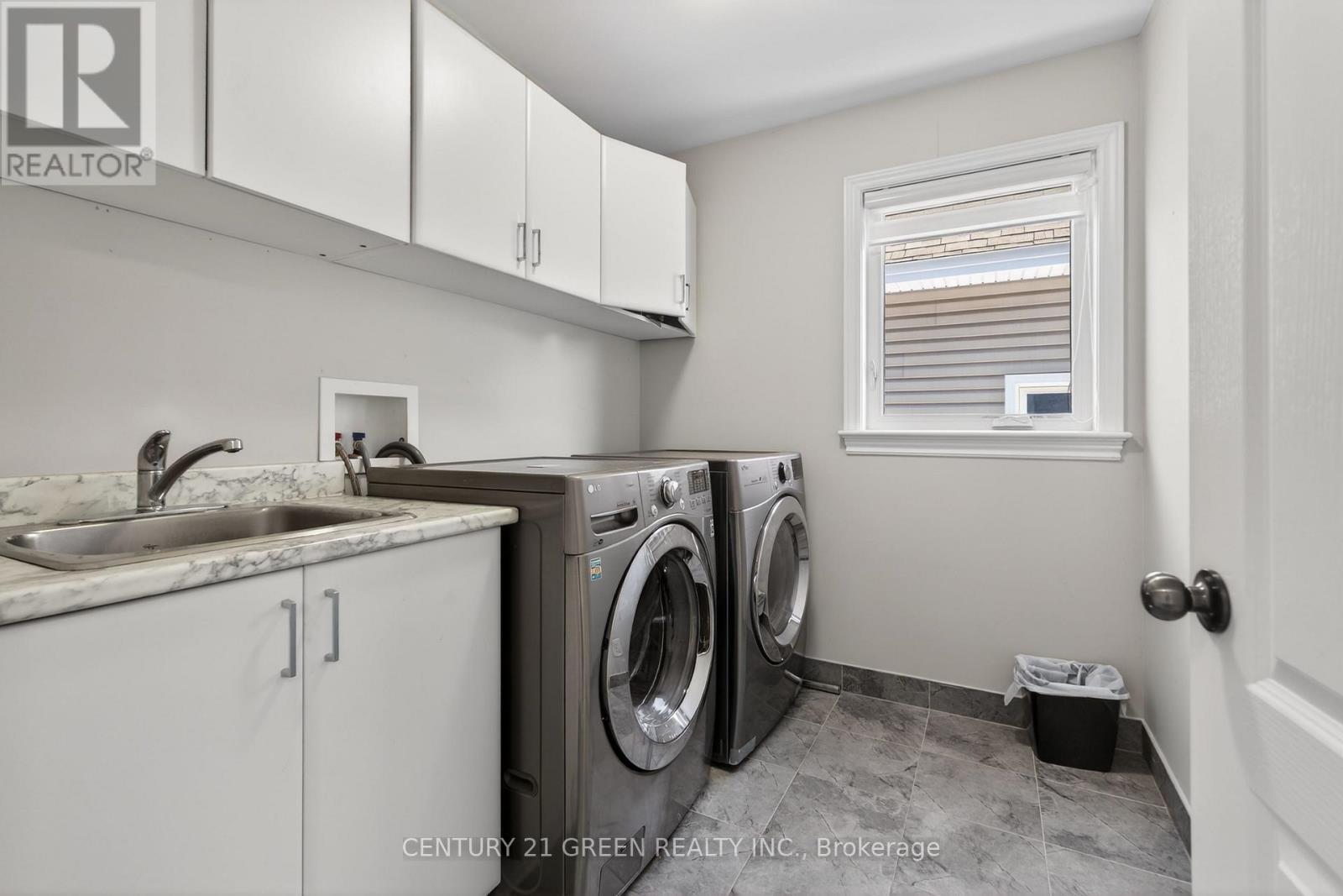 2 floor waher & Dryer Room - 645 Gwen Avenue, Kingston, ON - Indoor Photo Showing Laundry Room