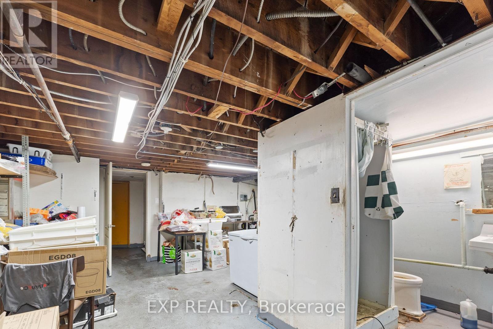 977 O'Connor Drive N, Toronto, ON