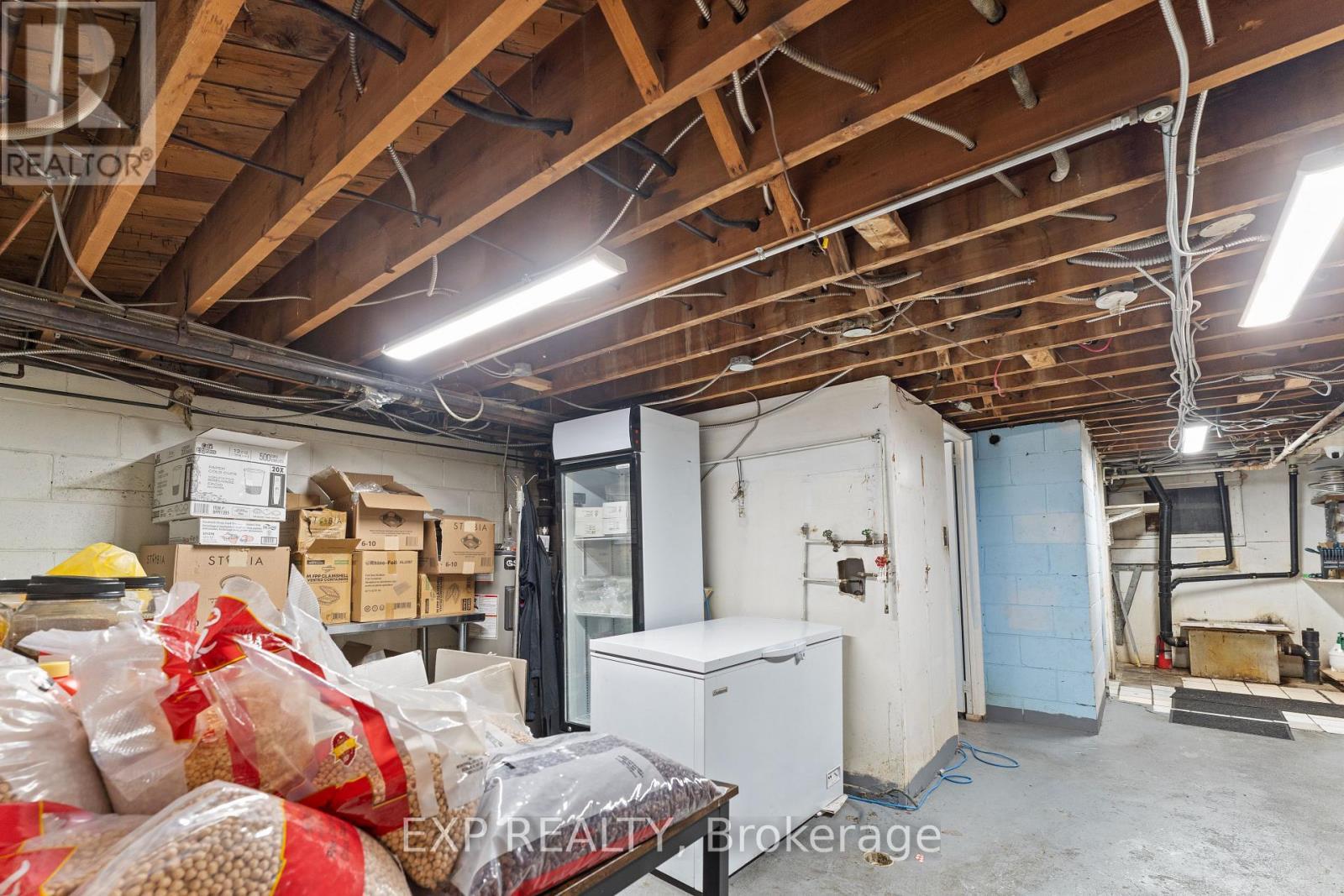 977 O'Connor Drive N, Toronto, ON