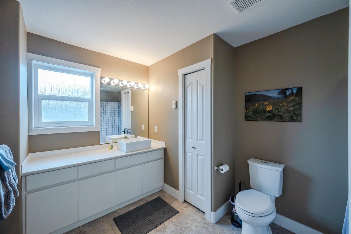 309-640 Main Street, Okanagan Falls, BC - Indoor Photo Showing Bathroom