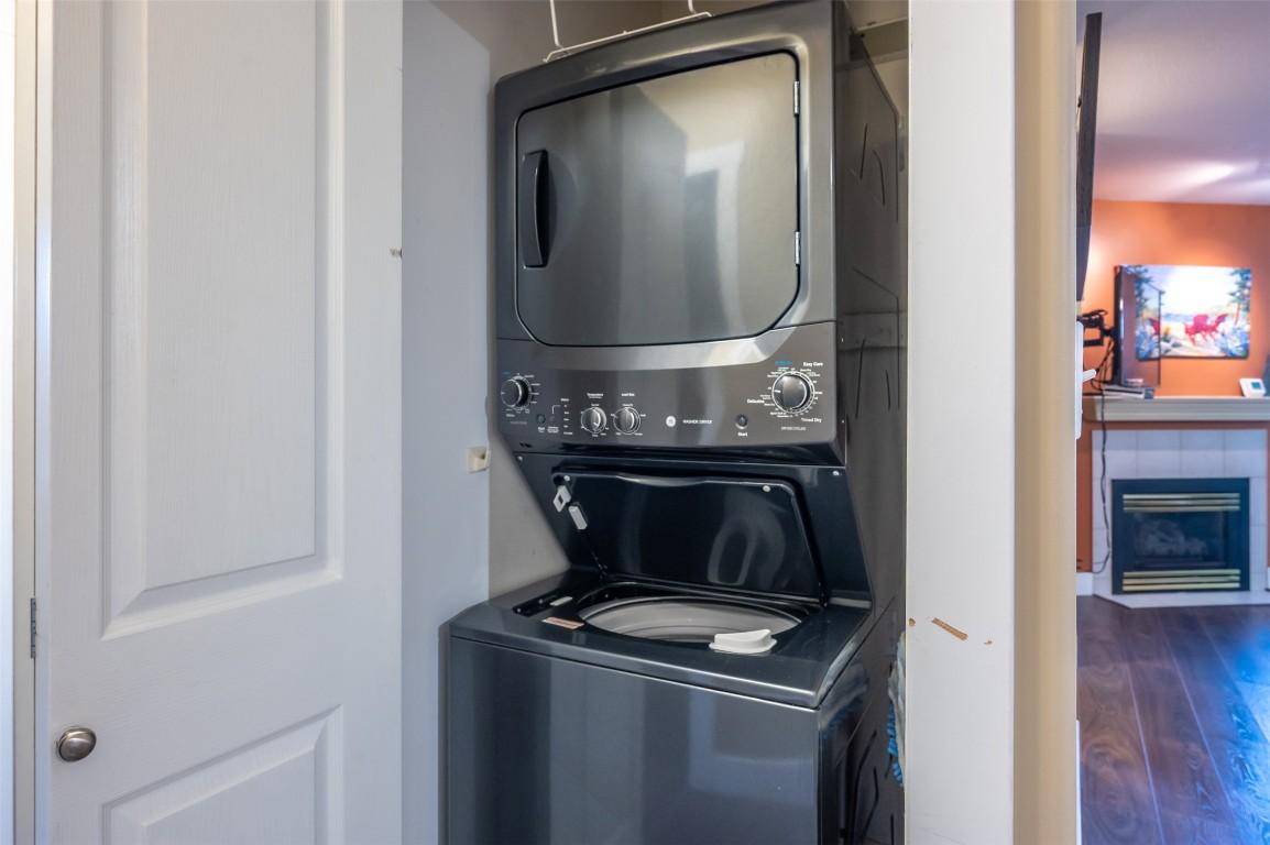 309-640 Main Street, Okanagan Falls, BC - Indoor Photo Showing Laundry Room
