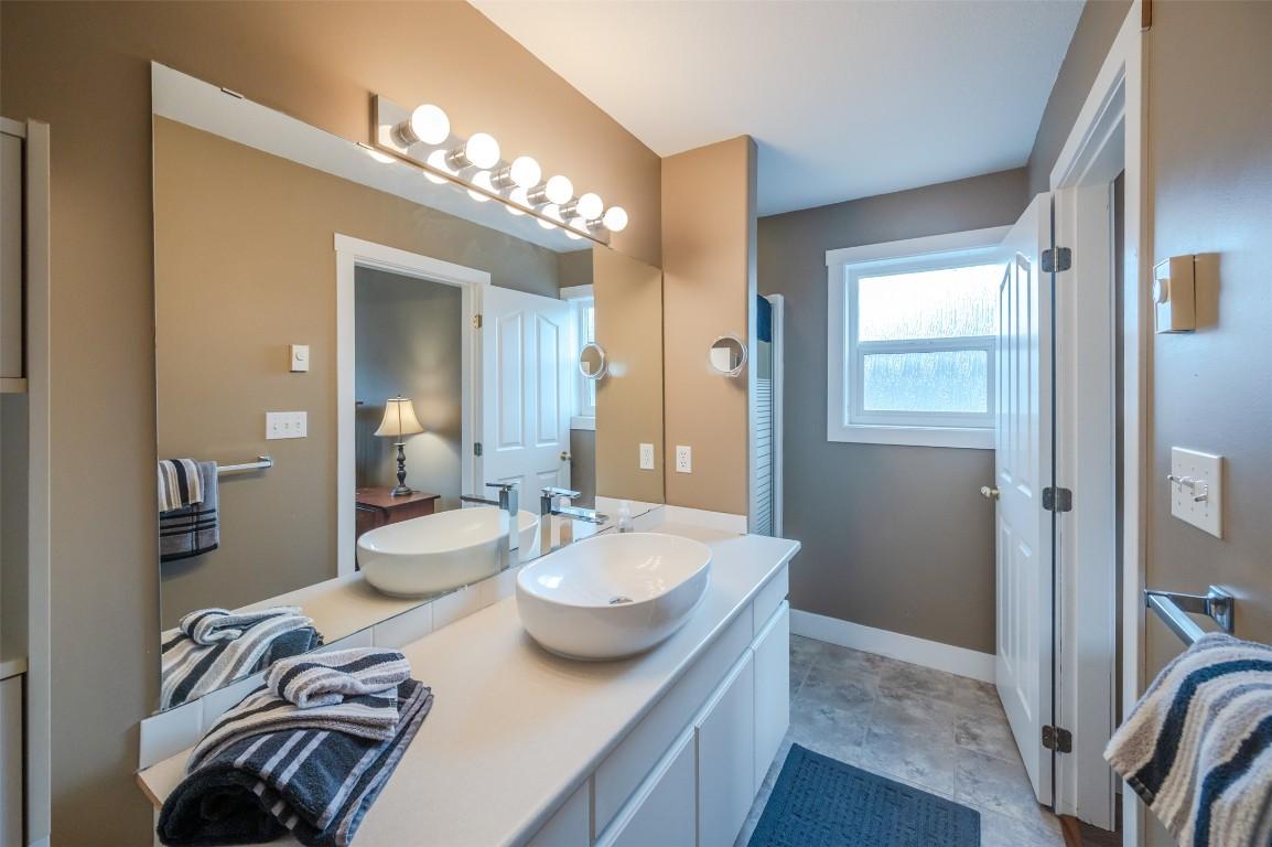 309-640 Main Street, Okanagan Falls, BC - Indoor Photo Showing Bathroom