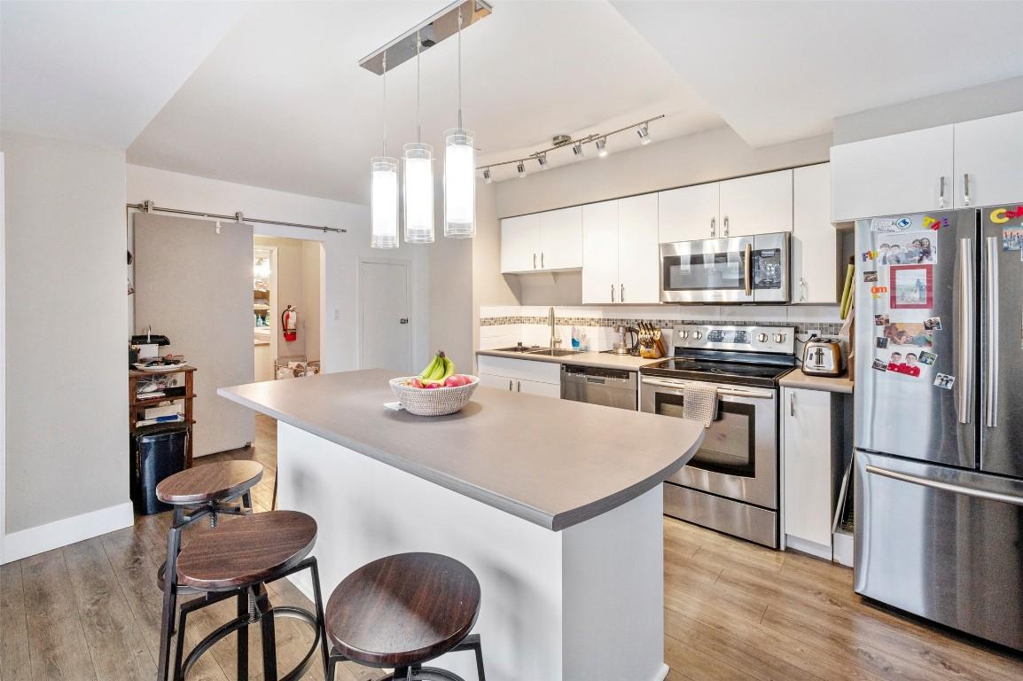600 Braid Street, Penticton, BC - Indoor Photo Showing Kitchen
