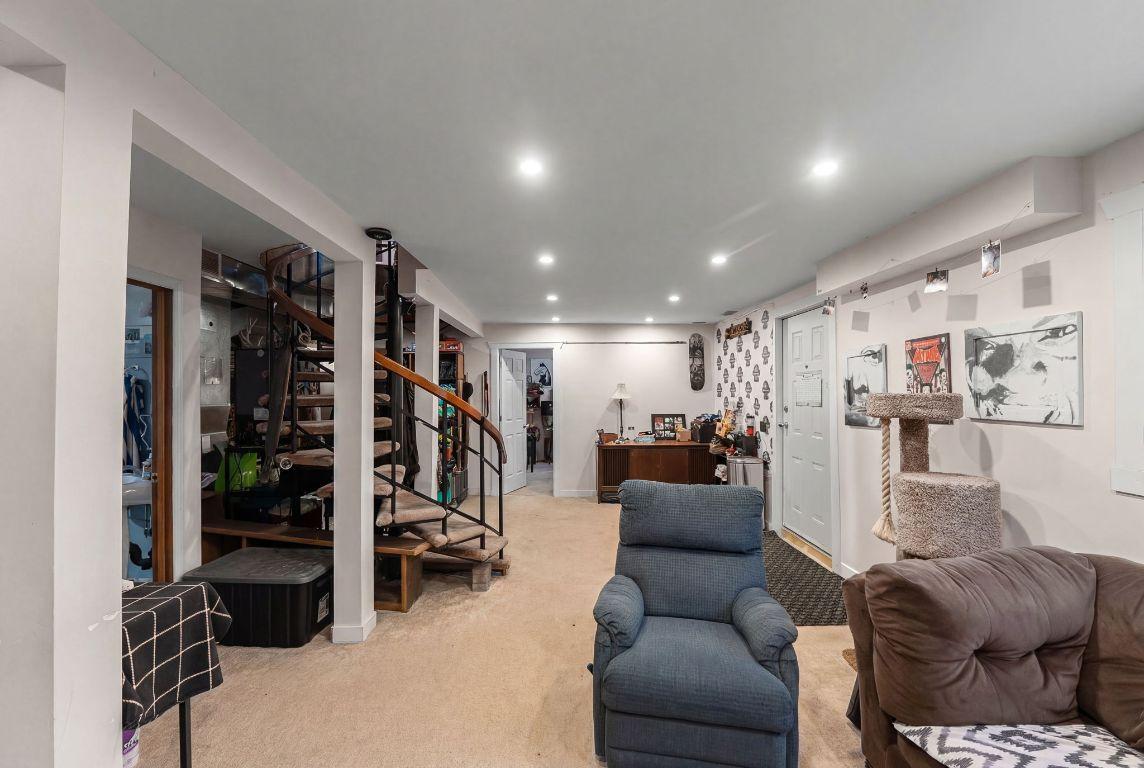 9391 Glenmore Road, Lake Country, BC - Indoor