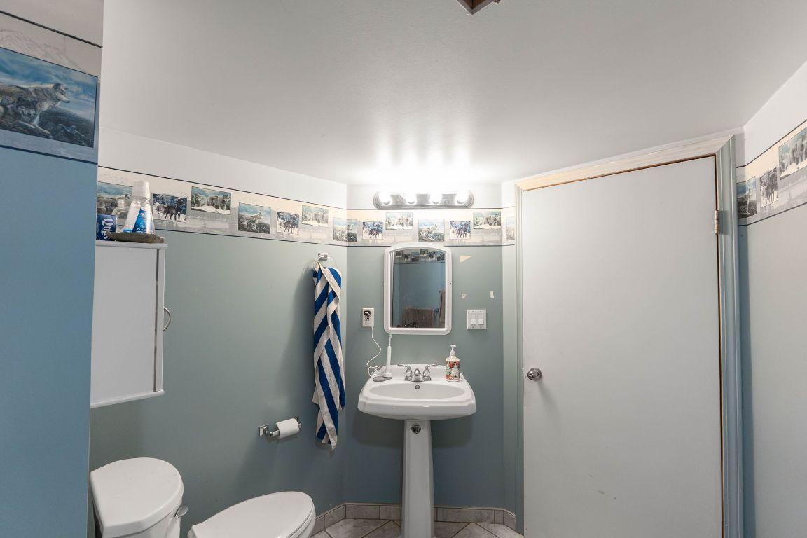 9391 Glenmore Road, Lake Country, BC - Indoor Photo Showing Bathroom