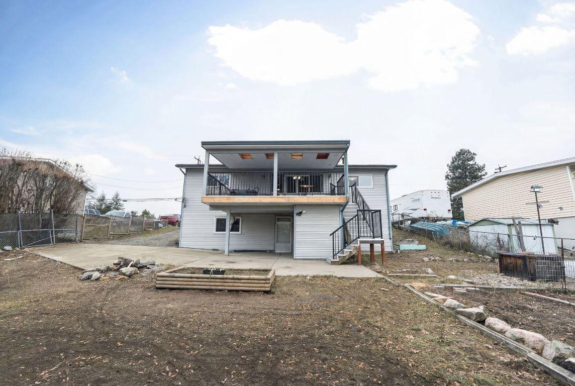 9391 Glenmore Road, Lake Country, BC - Outdoor