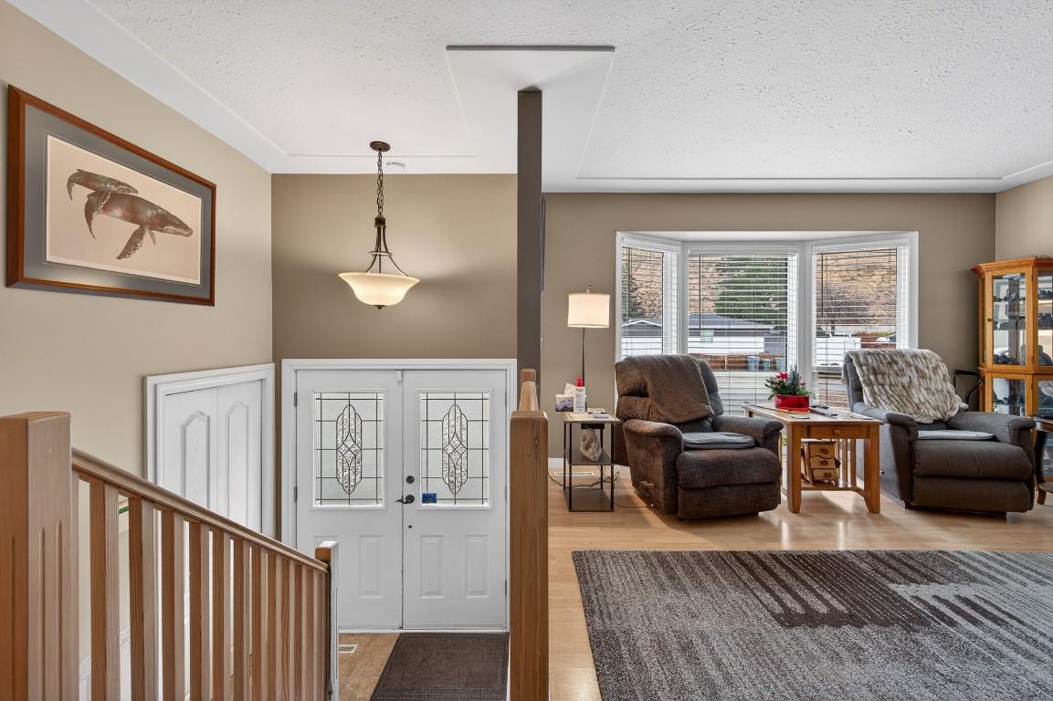 2331 Briarwood Avenue, Kamloops, BC - Indoor