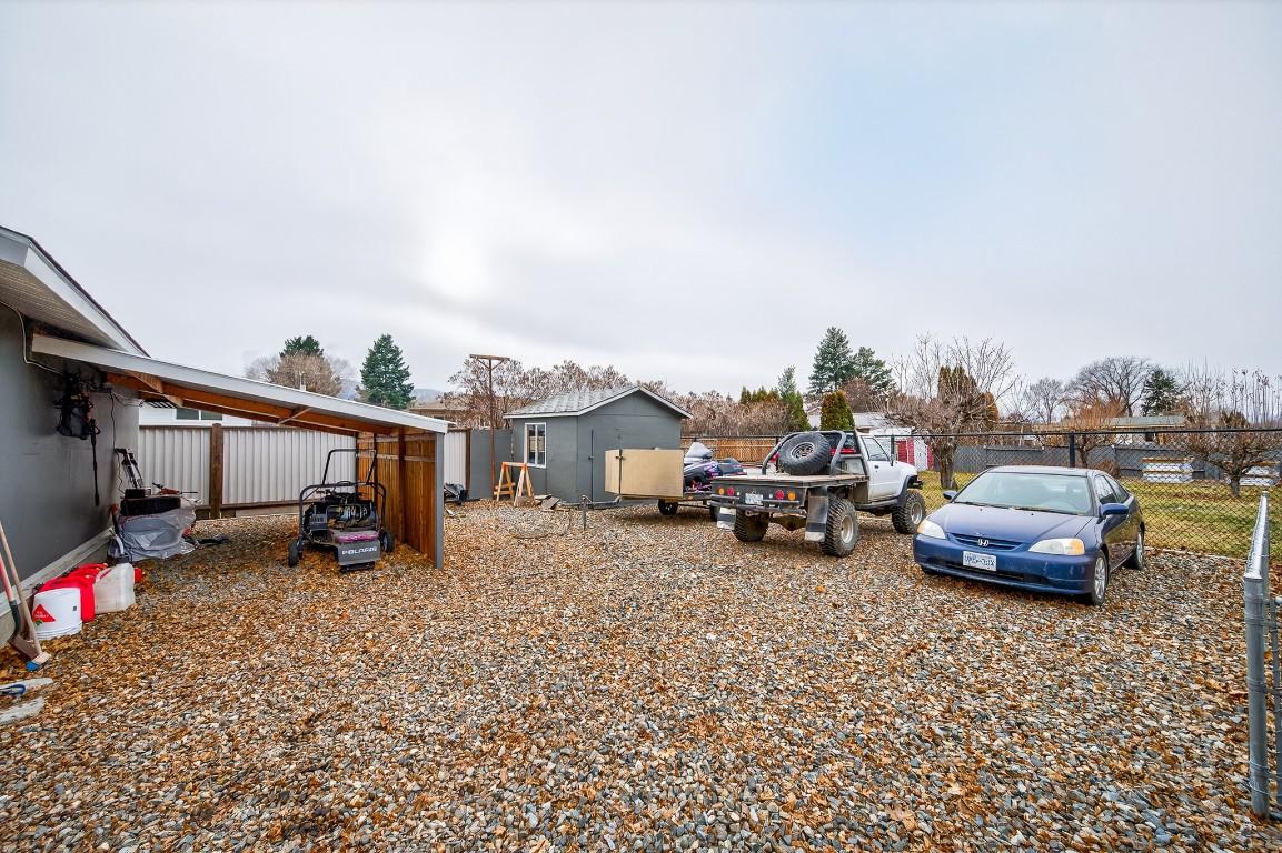 2331 Briarwood Avenue, Kamloops, BC - Outdoor