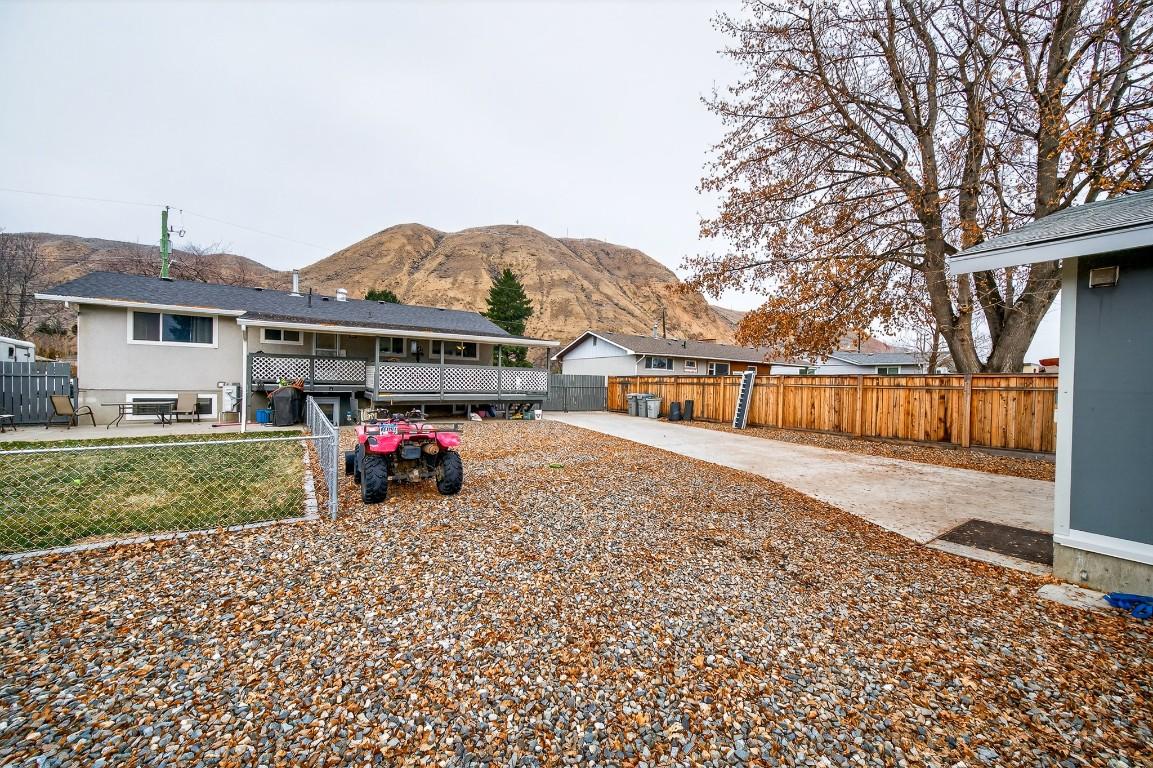 2331 Briarwood Avenue, Kamloops, BC - Outdoor With Deck Patio Veranda