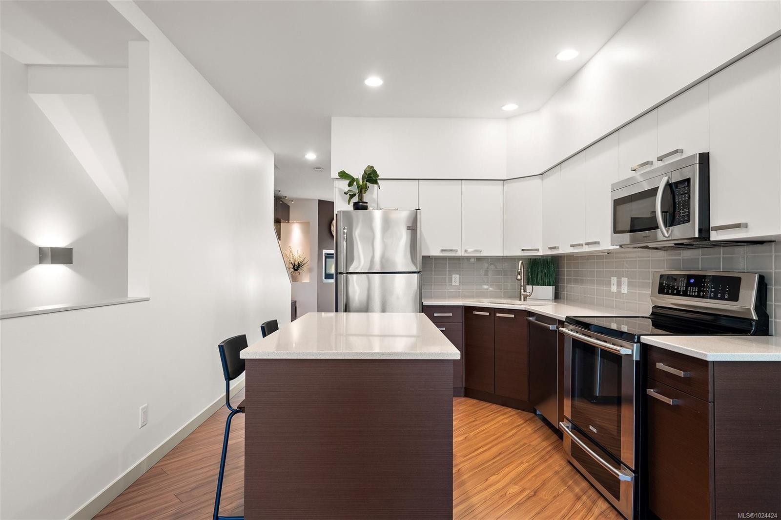 113-2733 Peatt Rd, Langford, BC