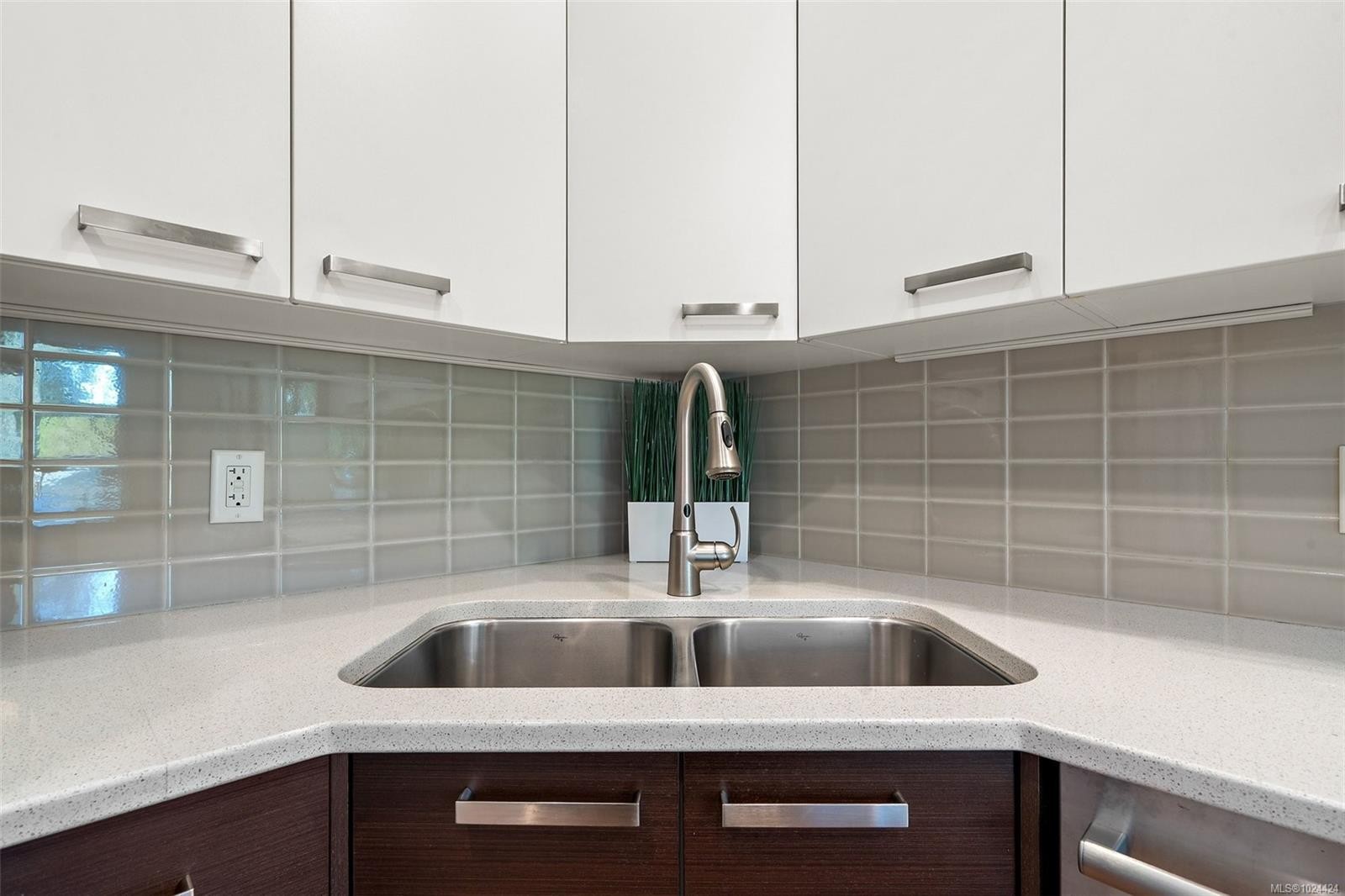 113-2733 Peatt Rd, Langford, BC