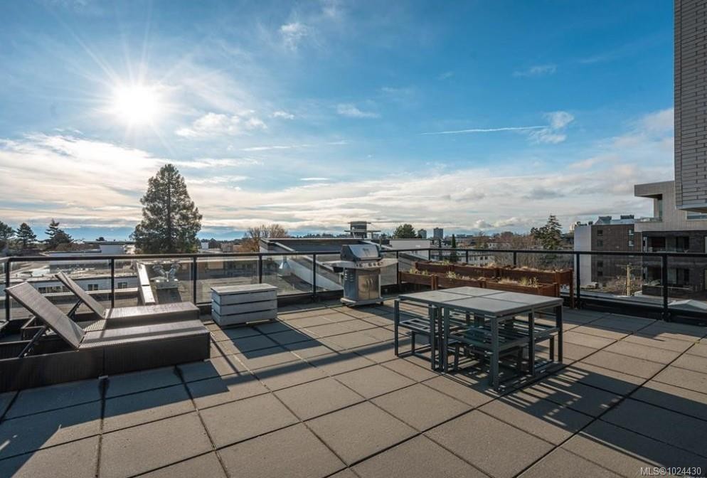 305-1121 Fort St, Victoria, BC - Outdoor With Deck Patio Veranda With View