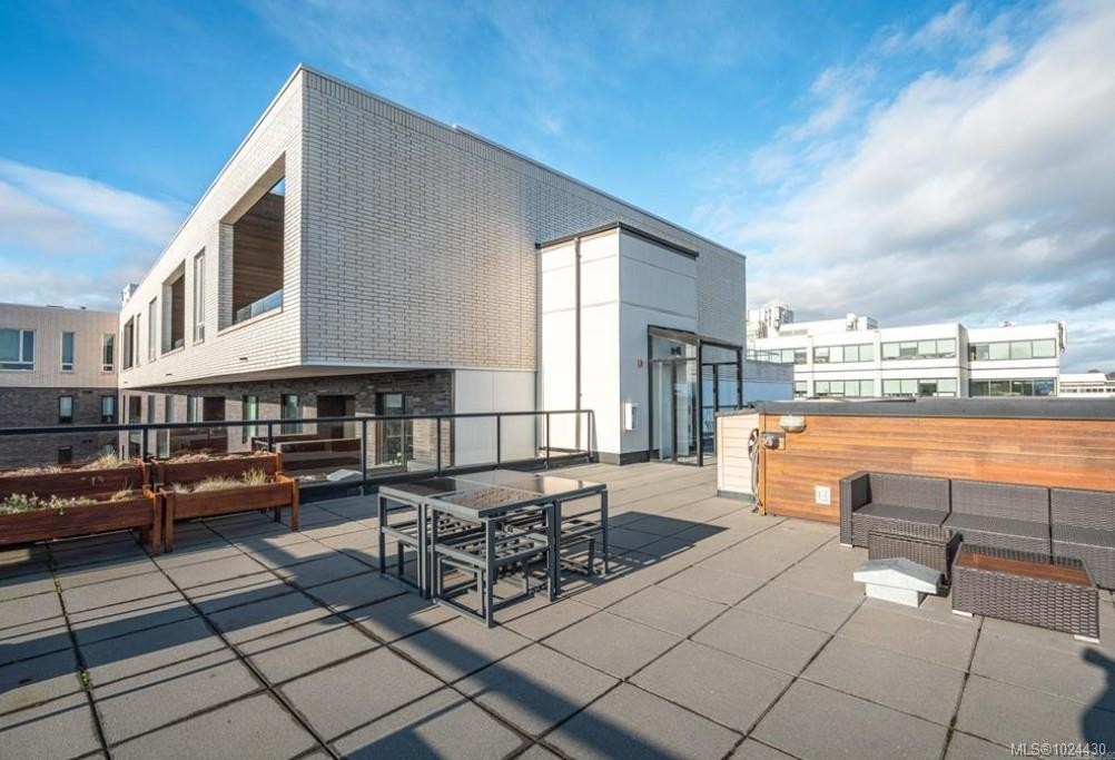 305-1121 Fort St, Victoria, BC - Outdoor With Deck Patio Veranda