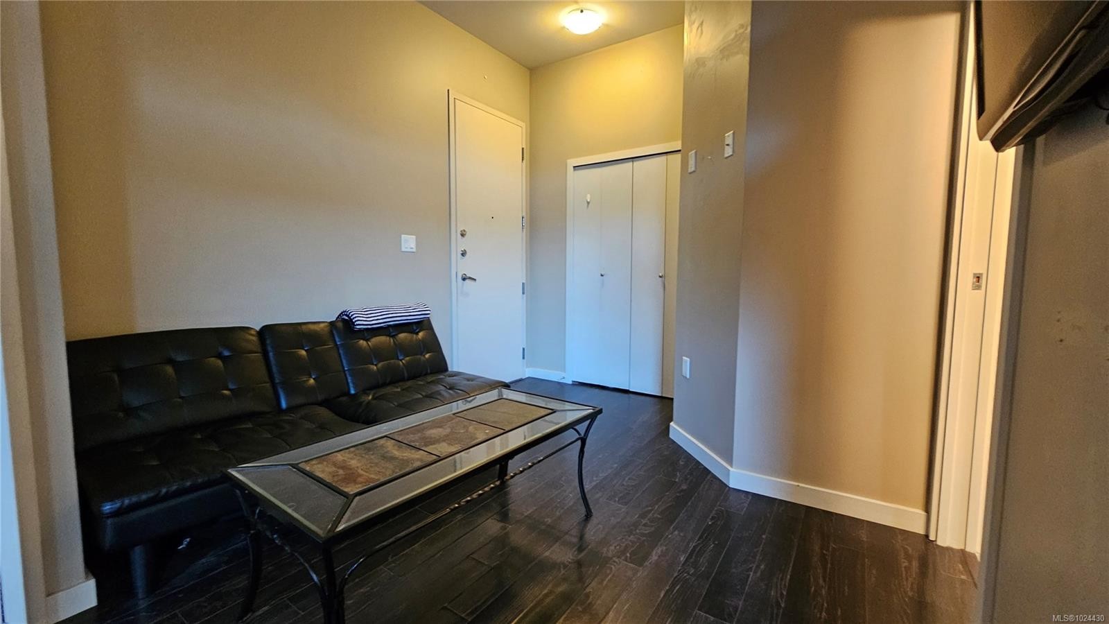 305-1121 Fort St, Victoria, BC - Indoor Photo Showing Other Room