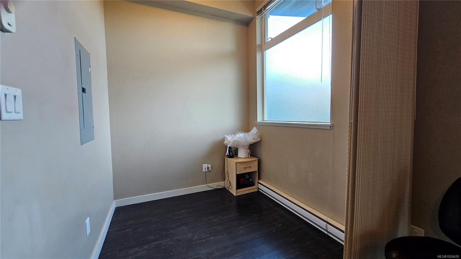 305-1121 Fort St, Victoria, BC - Indoor Photo Showing Other Room