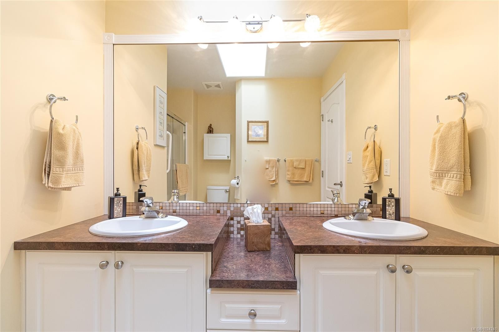 6377 Rodolph Rd, Central Saanich, BC