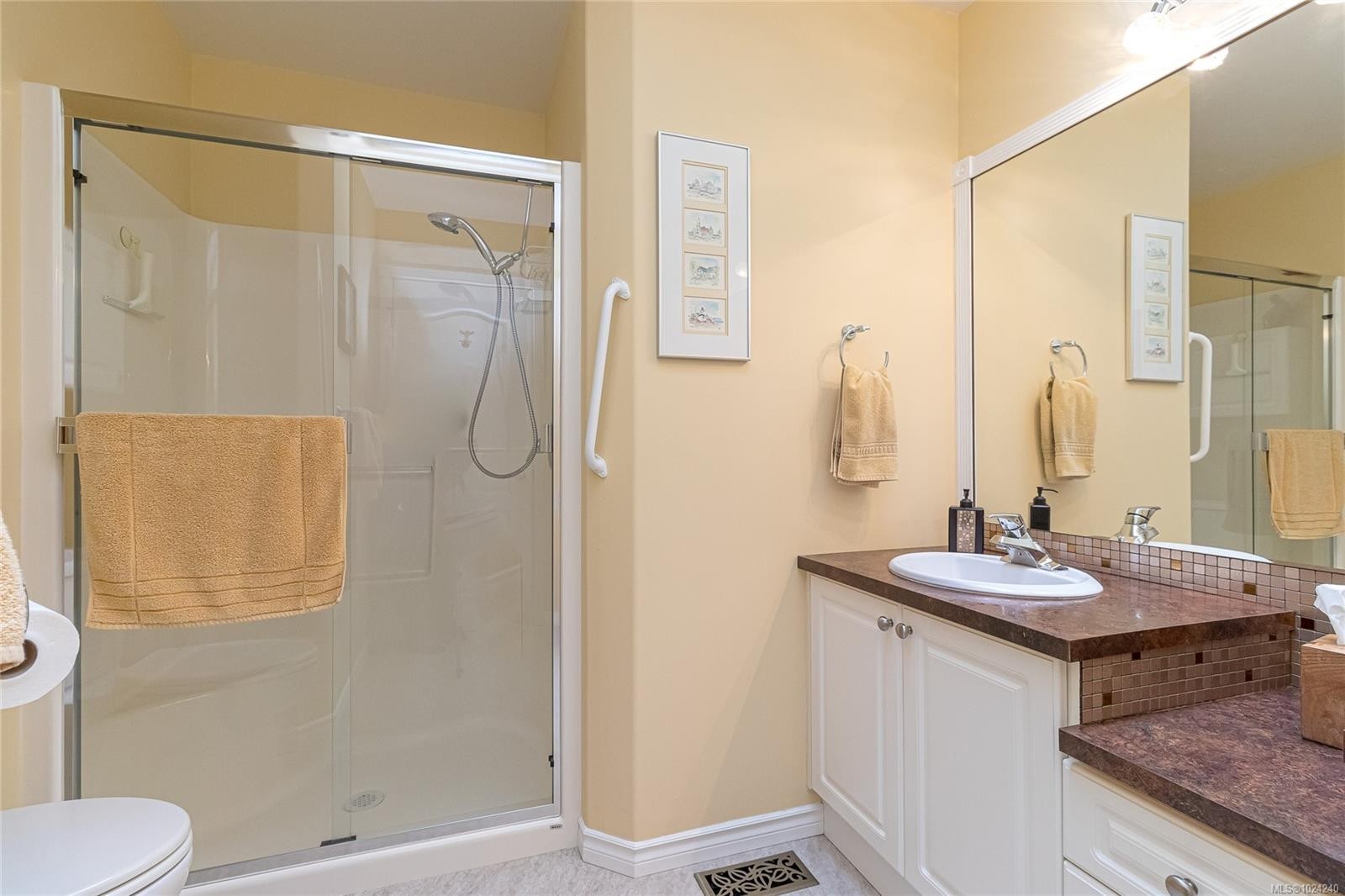 6377 Rodolph Rd, Central Saanich, BC