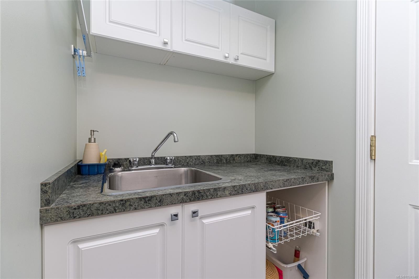 6377 Rodolph Rd, Central Saanich, BC