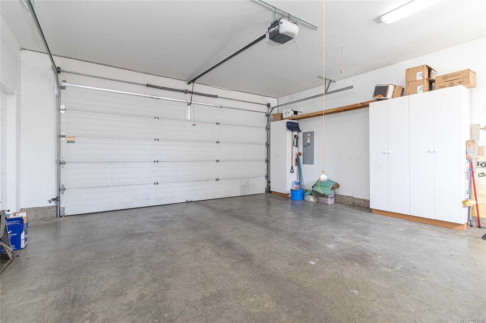 6377 Rodolph Rd, Central Saanich, BC