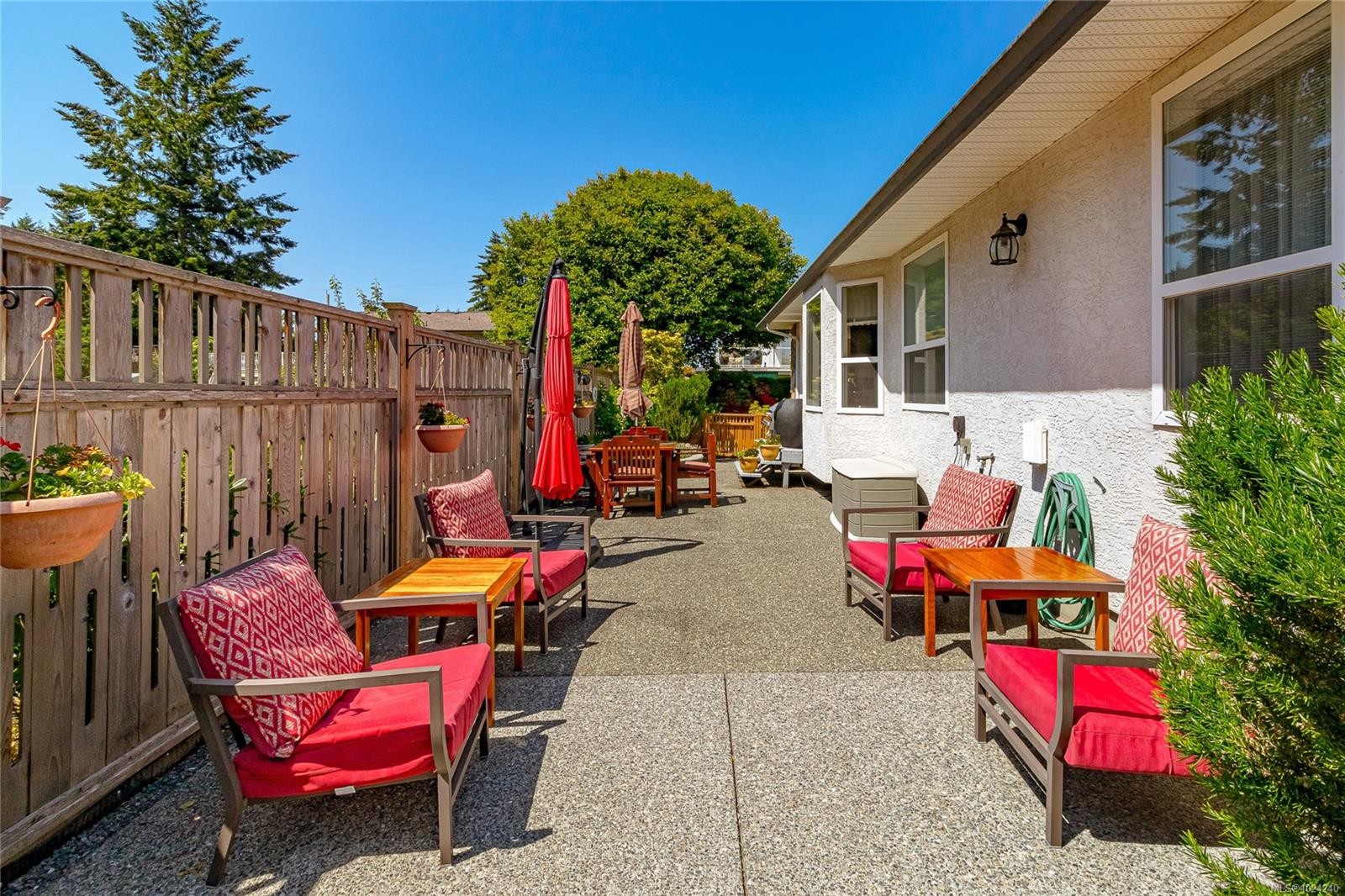 6377 Rodolph Rd, Central Saanich, BC