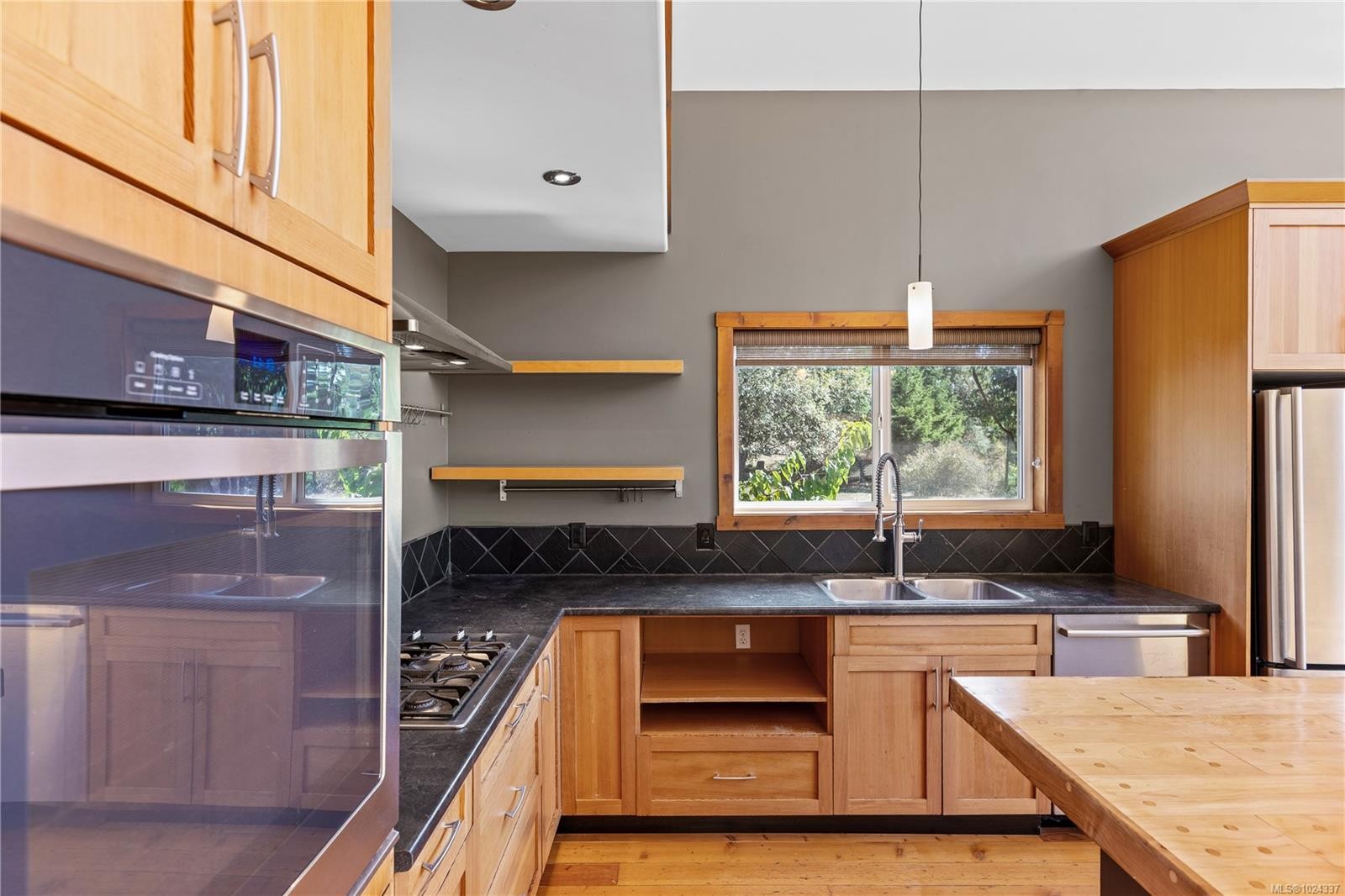 2405 Lindsey Rd, Nanaimo, BC