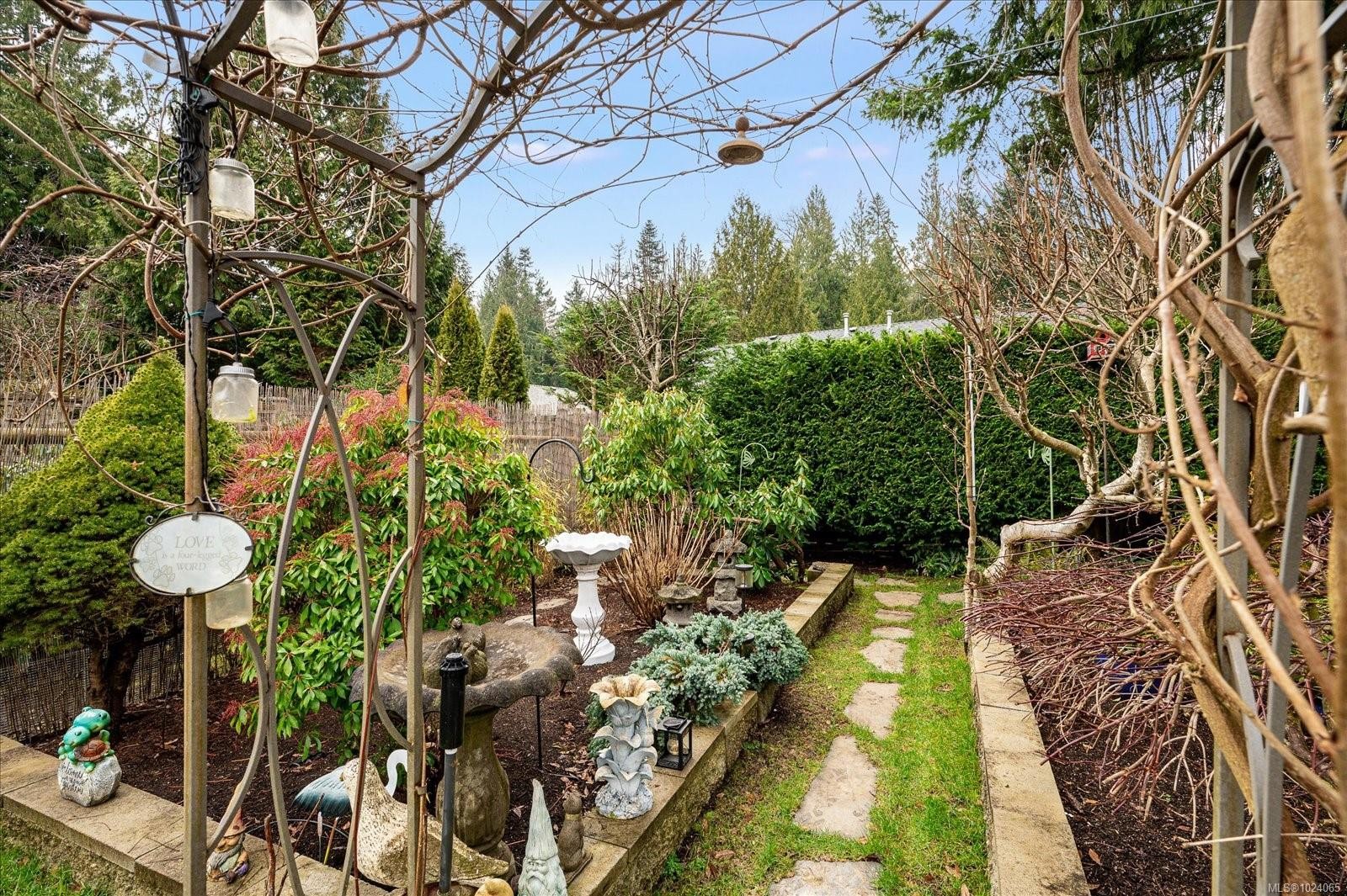 11-820 Chestnut St, Qualicum Beach, BC