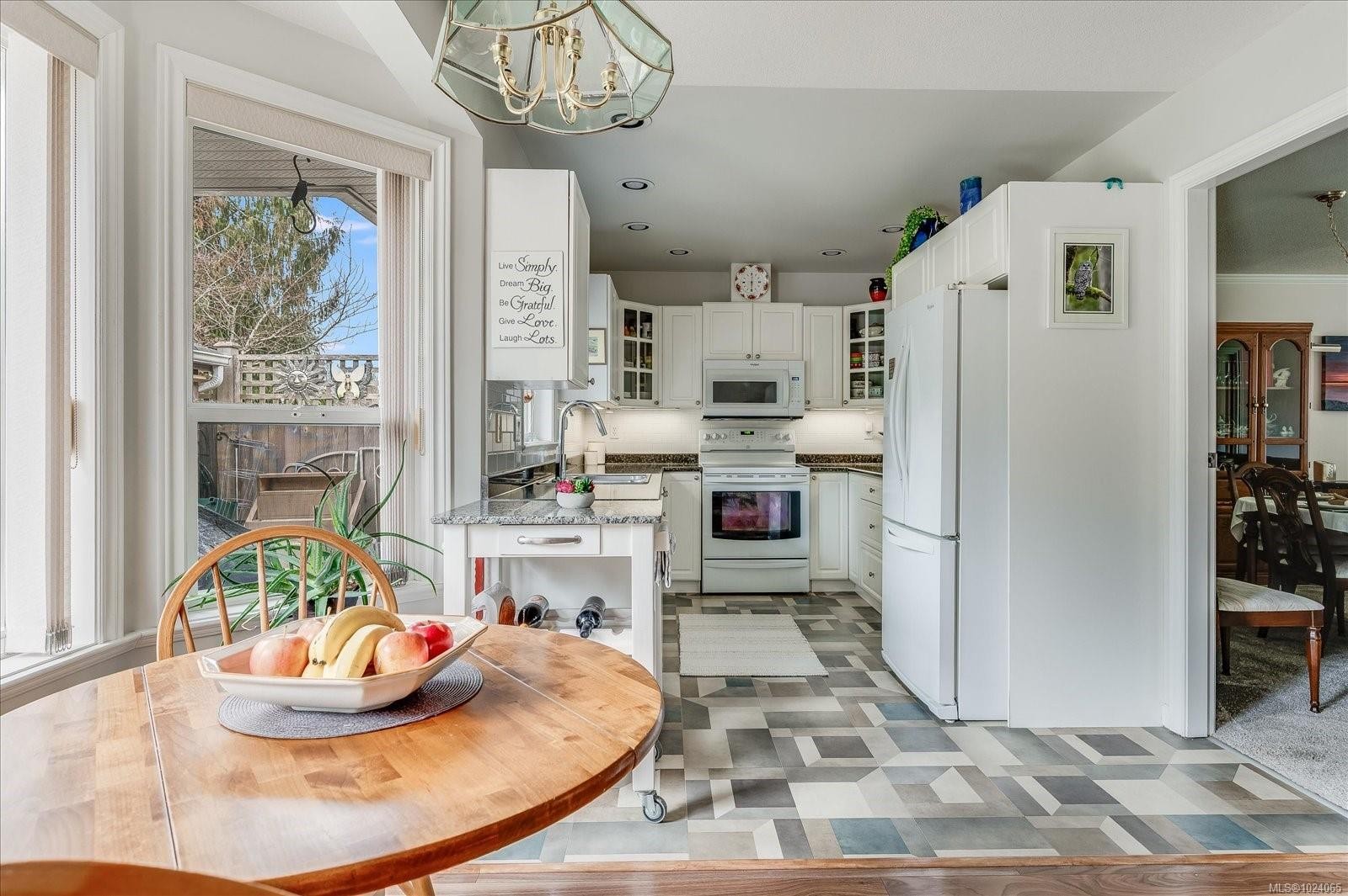 11-820 Chestnut St, Qualicum Beach, BC