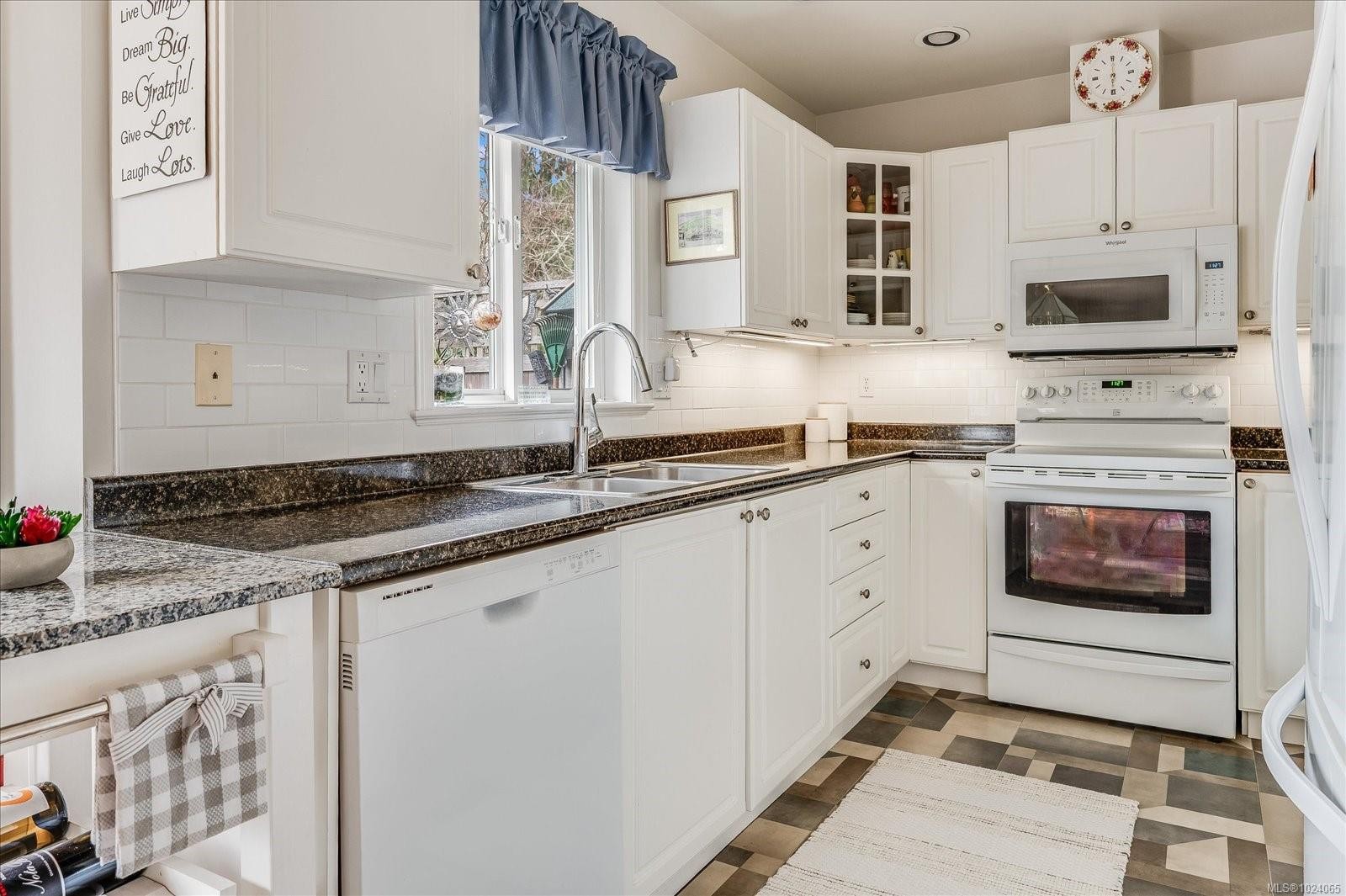 11-820 Chestnut St, Qualicum Beach, BC