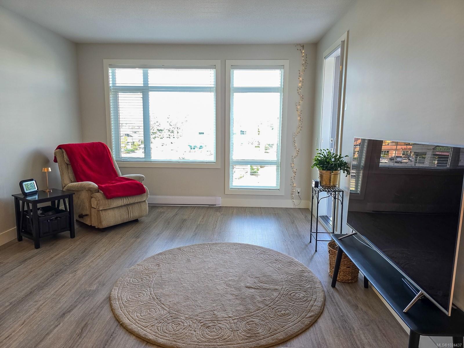 204-6544 Metral Dr, Nanaimo, BC - Indoor