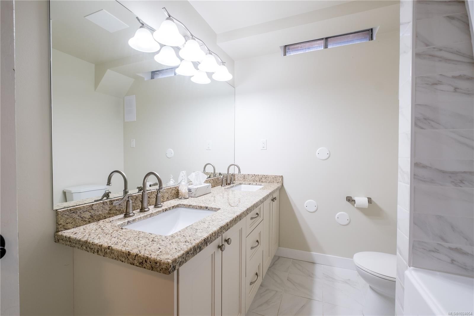 241 Carnegie St, Campbell River, BC