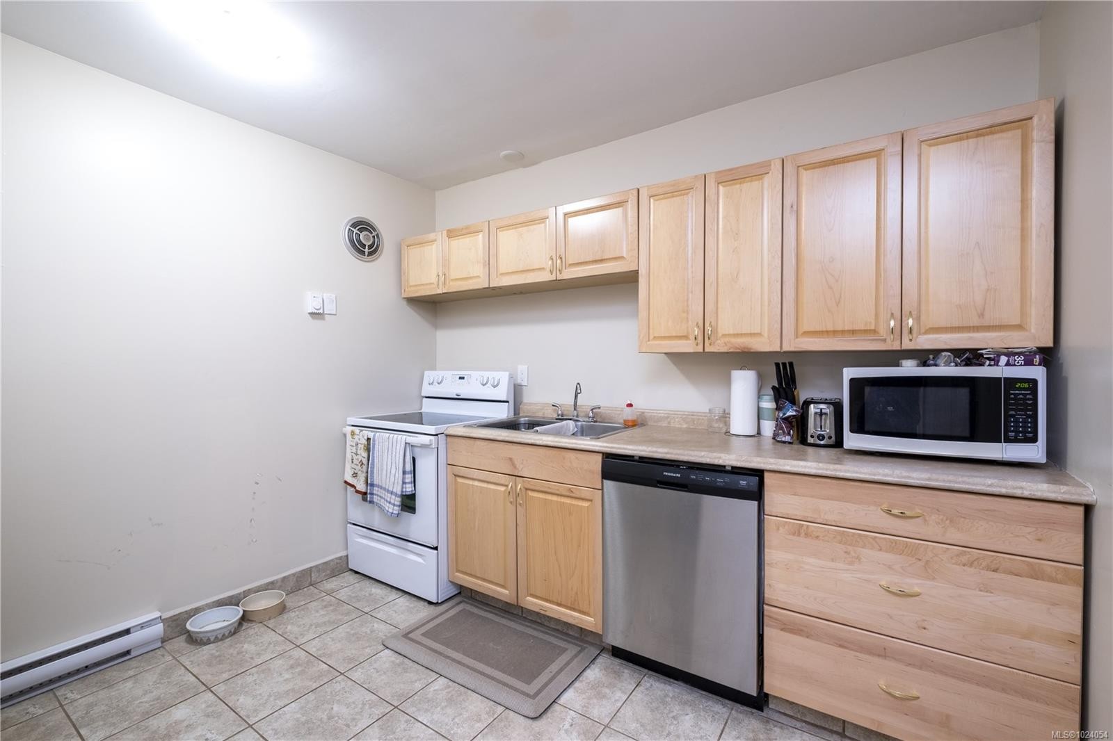 241 Carnegie St, Campbell River, BC