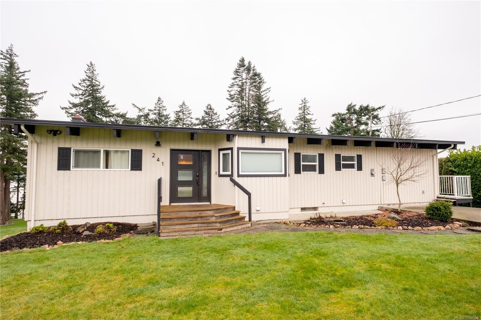 241 Carnegie St, Campbell River, BC