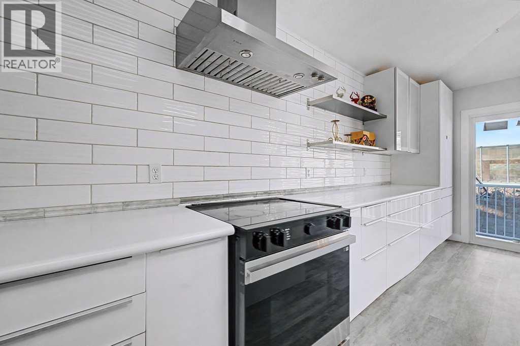 267 Panamount Hill Nw, Calgary, AB - Indoor Photo Showing Kitchen