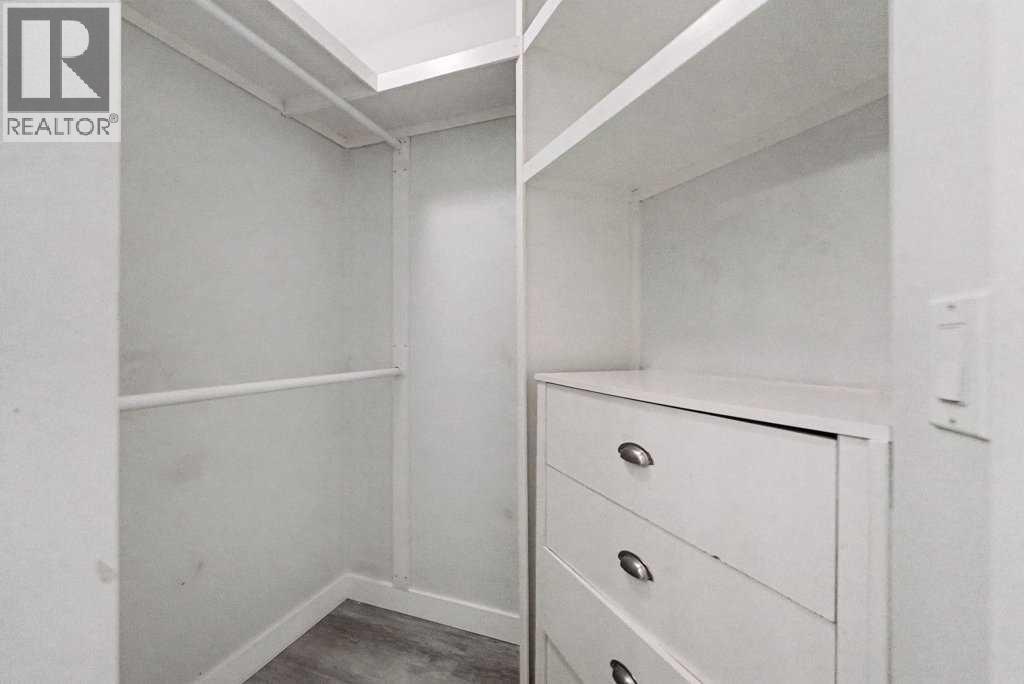 Walk-in Closet - 267 Panamount Hill Nw, Calgary, AB - Indoor
